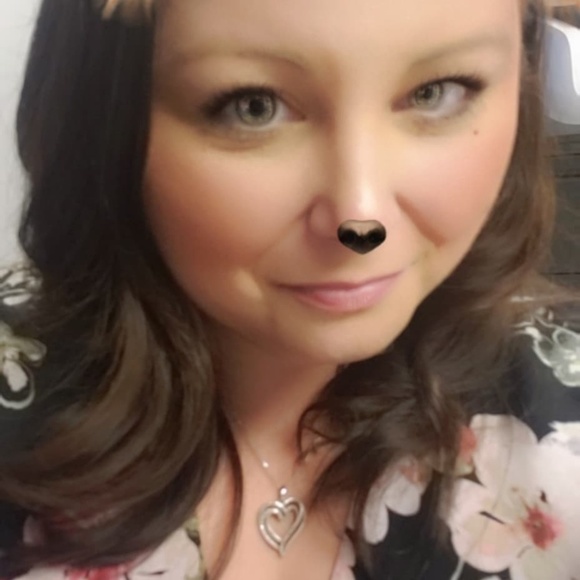 Meet your Posher, Amanda - Picture 1 of 1